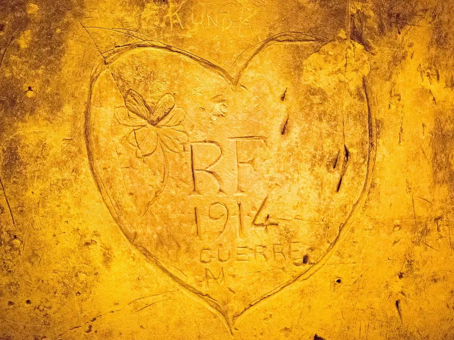 Un cœur gravé en 1914 dans la craie d’une crayère de Reims